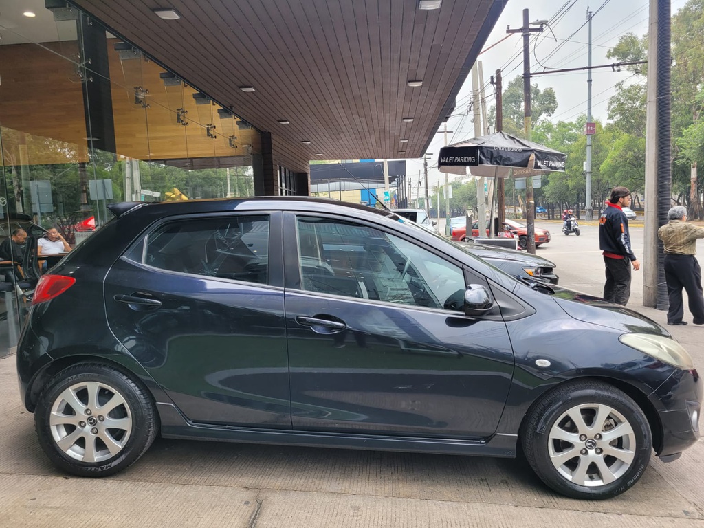 Mazda 2